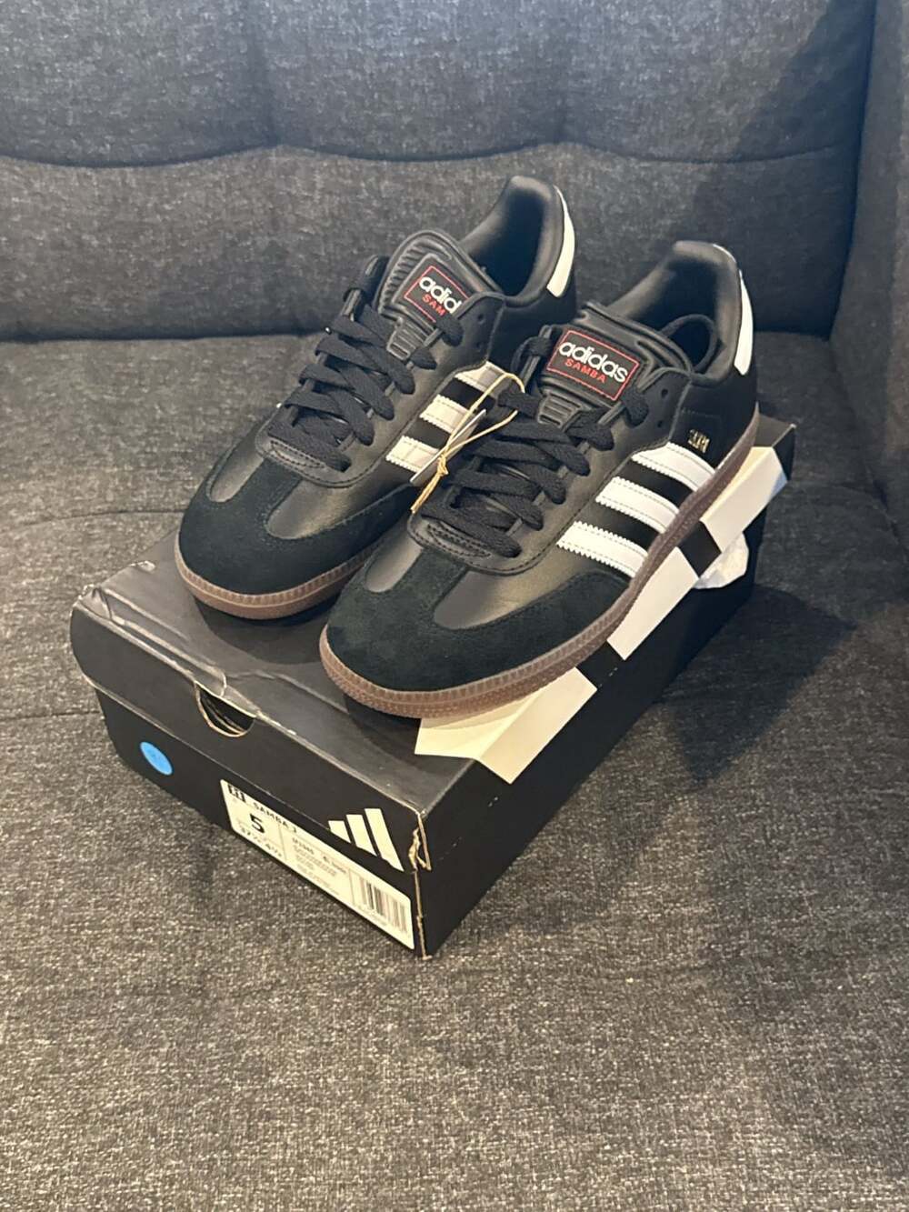 5Y / 6W - Adidas Samba Indoor Core Black Cloud White